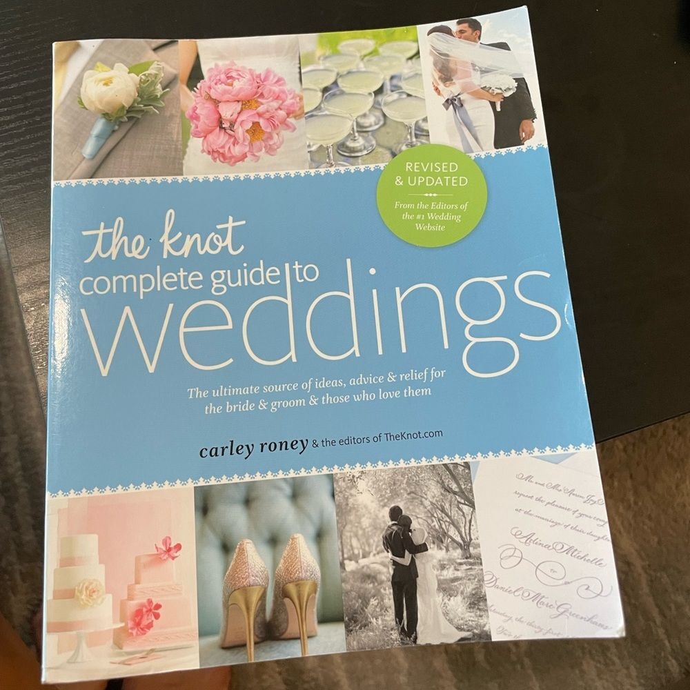 🔵 The knot complete guide to weddings book